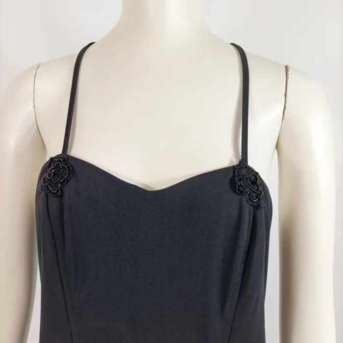 Robe noire fluide à fines bretelles - Décolleté cœur & dentelle fleurs taille M estimée A666 - photo numéro 2