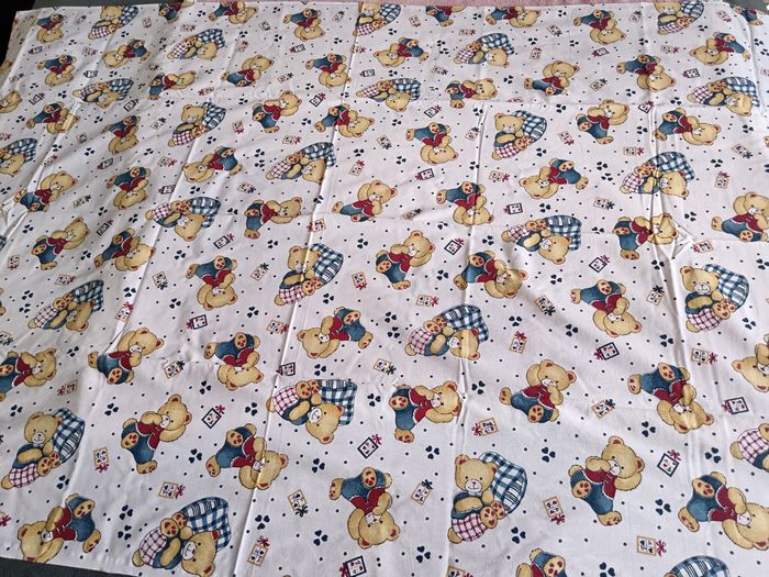 Drap plat pour bébés lit à barreaux en excellent état - photo numéro 2