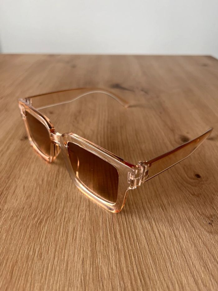 Lunettes de soleil vintages neuves