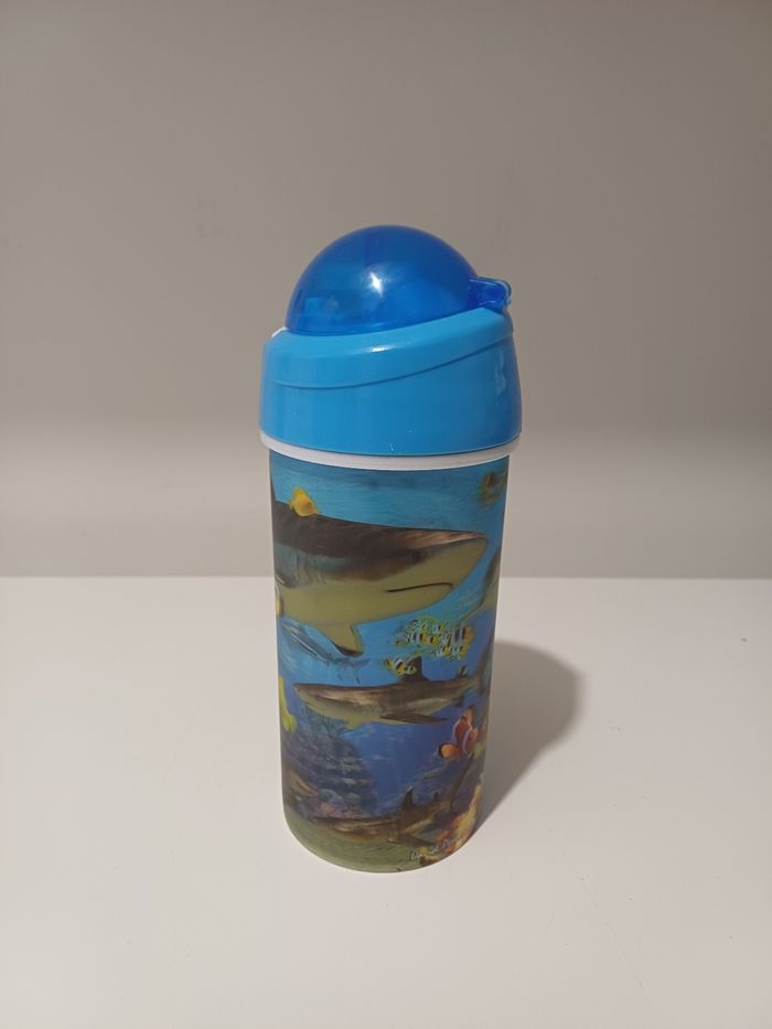 Gourde en plastique requin 3D - photo numéro 2