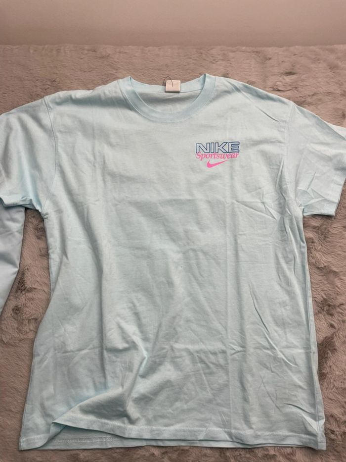 Ensemble Nike bleu T-shirt + Short 🩵 Taille M - photo numéro 3