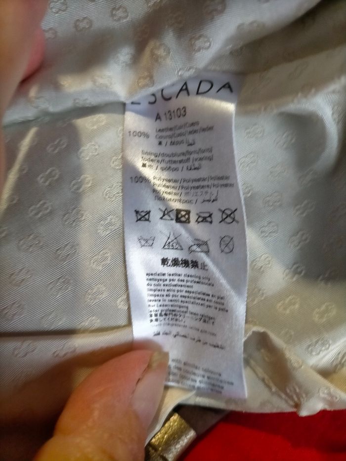 Très belle jupe cuir Escada 4 ans - photo numéro 5