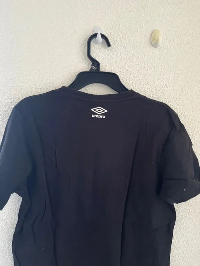 T-shirt Umbro💫Taille 14 ans - photo numéro 3