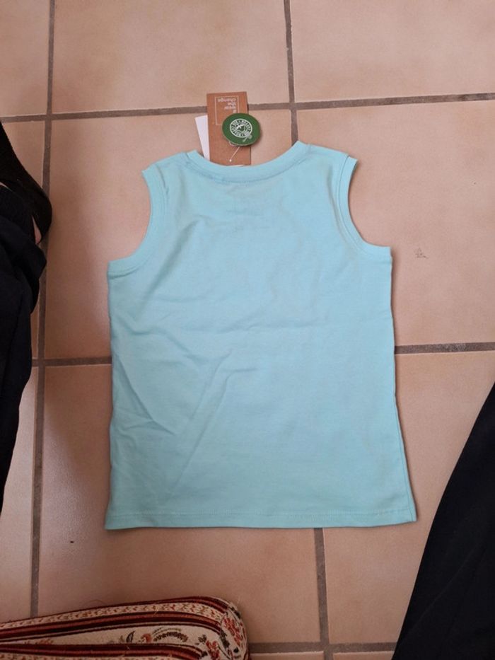 T-shirt sans manches bleu clair taille 116 - photo numéro 2