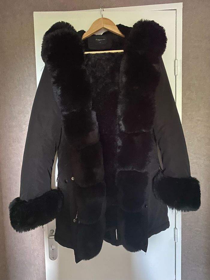 Parka avec fausse fourrure