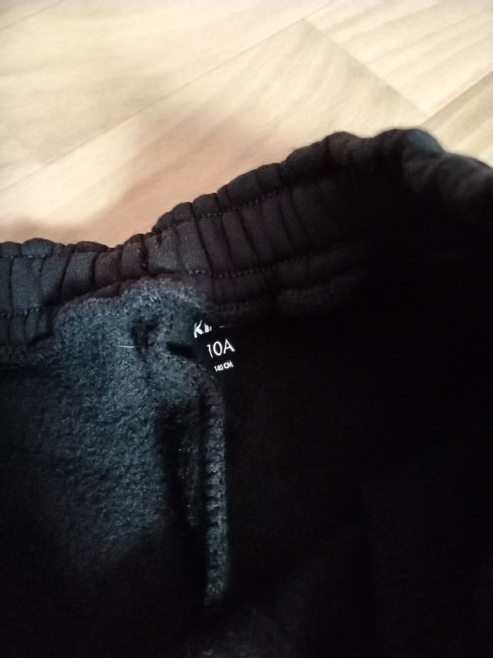 Cargo en molleton noir 10ans - photo numéro 5