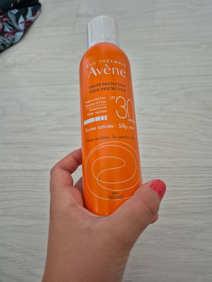 Baume scintillant en spray protection solaire 30 Avene - photo numéro 3