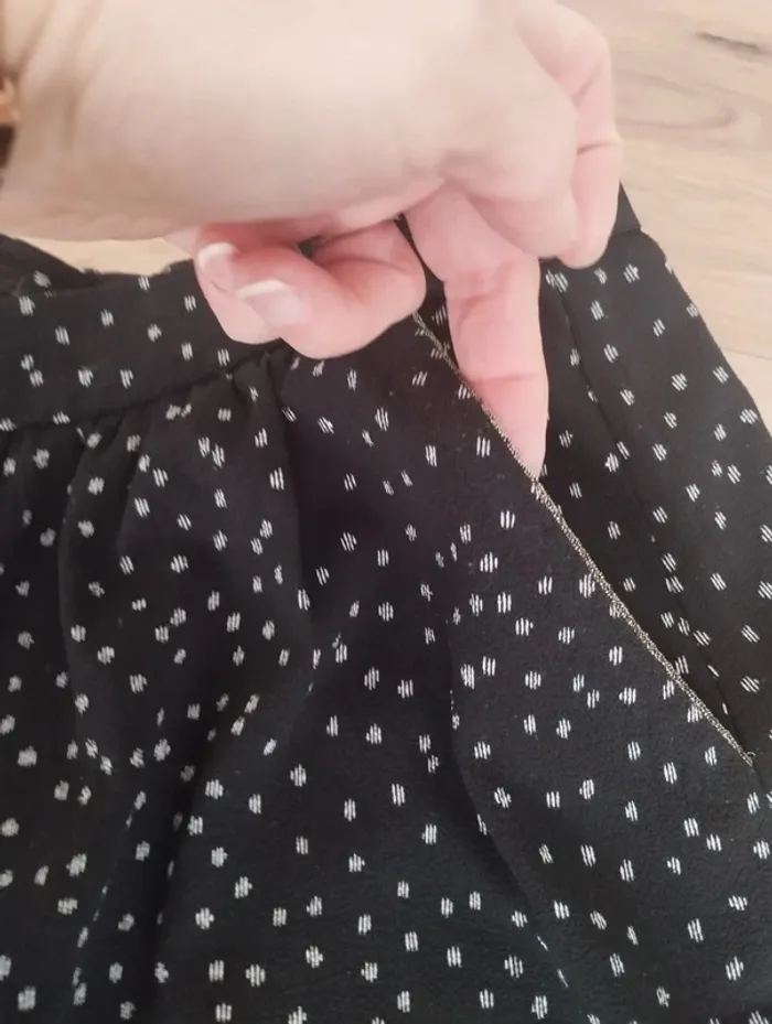 Petite jupe noire à motif camaïeu 36 - photo numéro 4