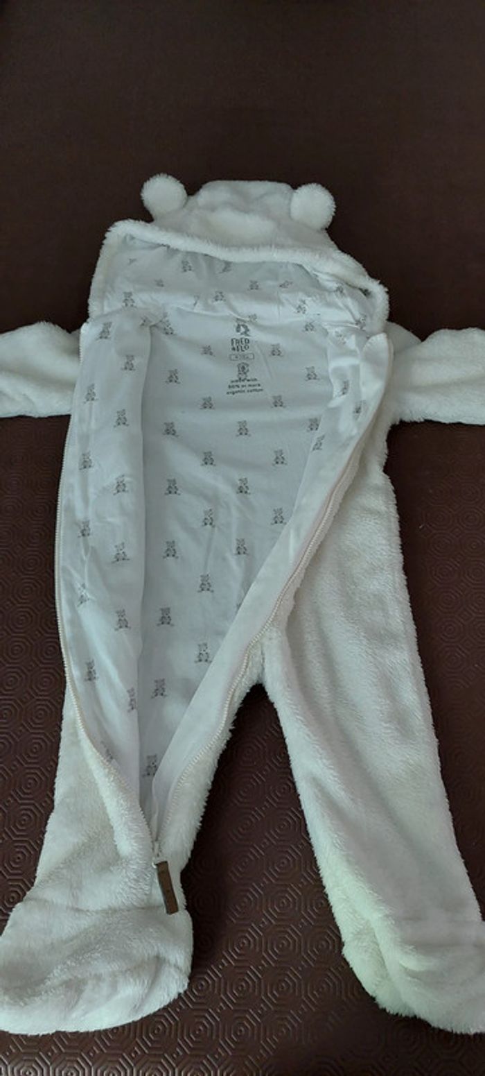 Jolie combinaison fourrure blanche ourson bébé Fred & Flo 9-12 mois excellent état - photo numéro 2