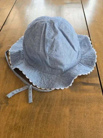 Chapeau été fille H&M 2-4 mois