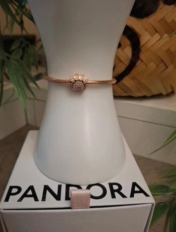 Charm patte de chien or rose 