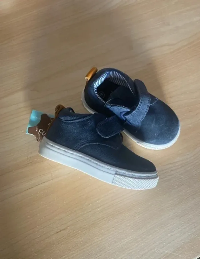 Chaussures à scratch en cuir Obaibi Obaïbi taille 19 neuves - photo numéro 2