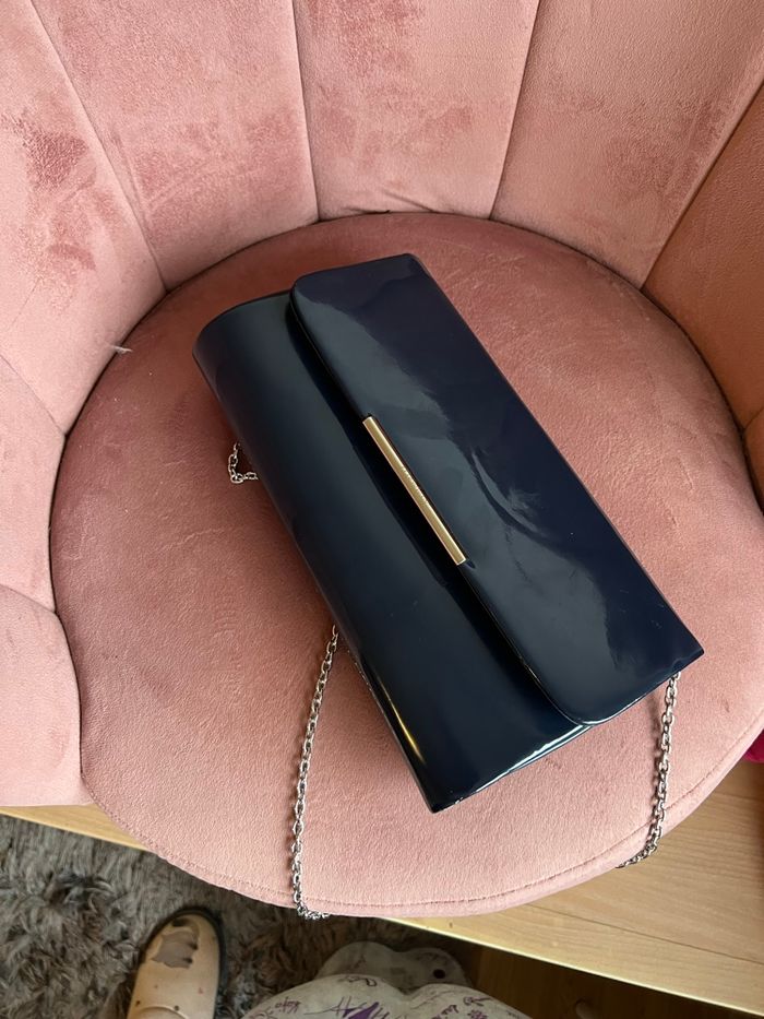 ✨ Pochette élégante MENBUR bleu nuit + chaîne argentée ✨💙 - photo numéro 7
