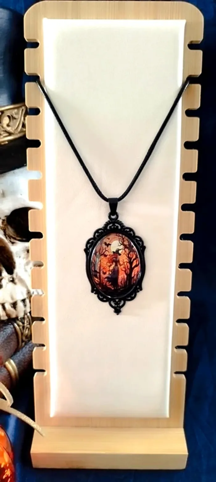 Collier avec pendentif ovale en verre