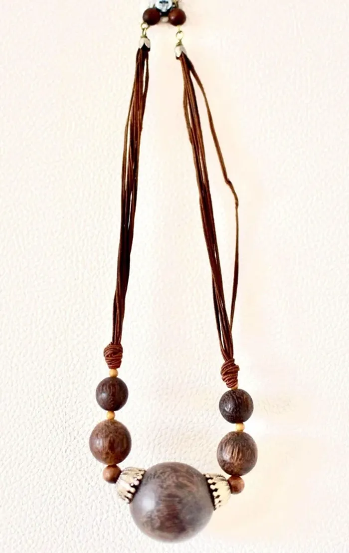 Collier effet bois - photo numéro 2