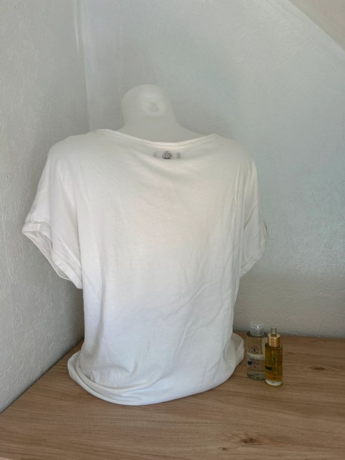 T-shirt blanc classique 🌟 - photo numéro 5
