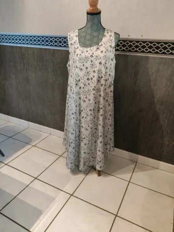 Robe longue sans manche taille 48