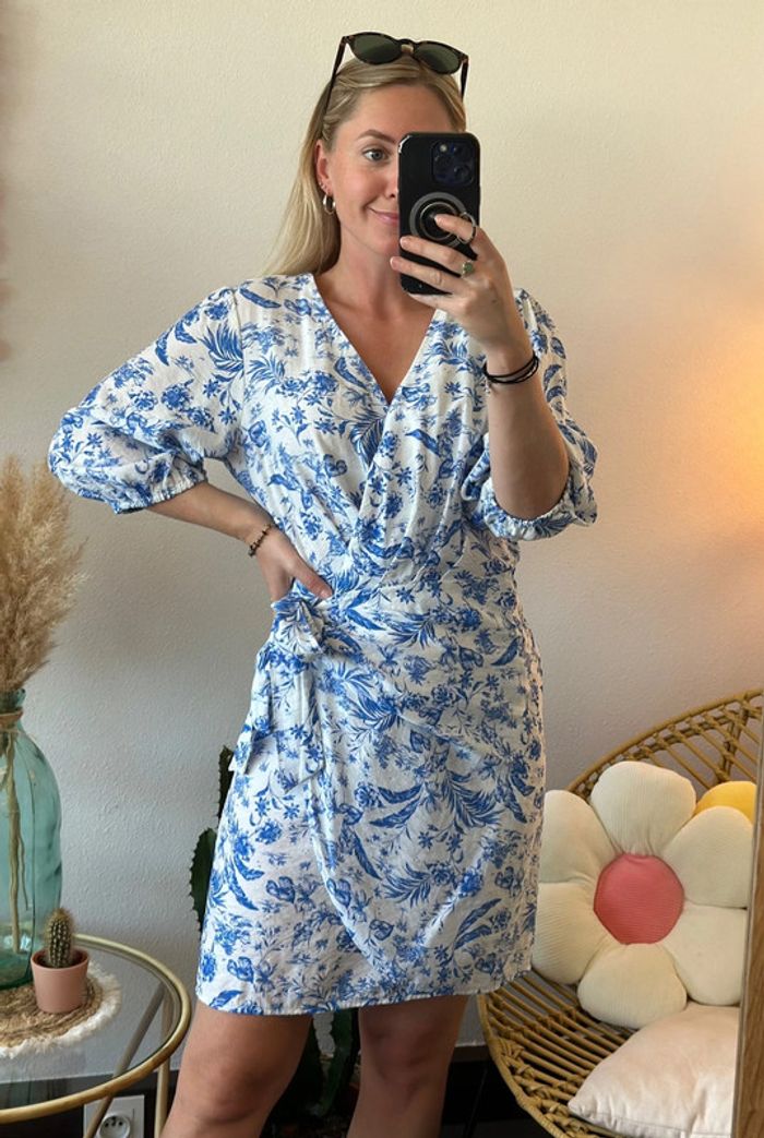 Belle robe portefeuille à motifs fleuris Jouy, taille S - Mango - photo numéro 2