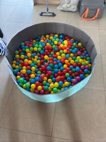 Piscine à balles Ø120 cm + 450 balles colorées