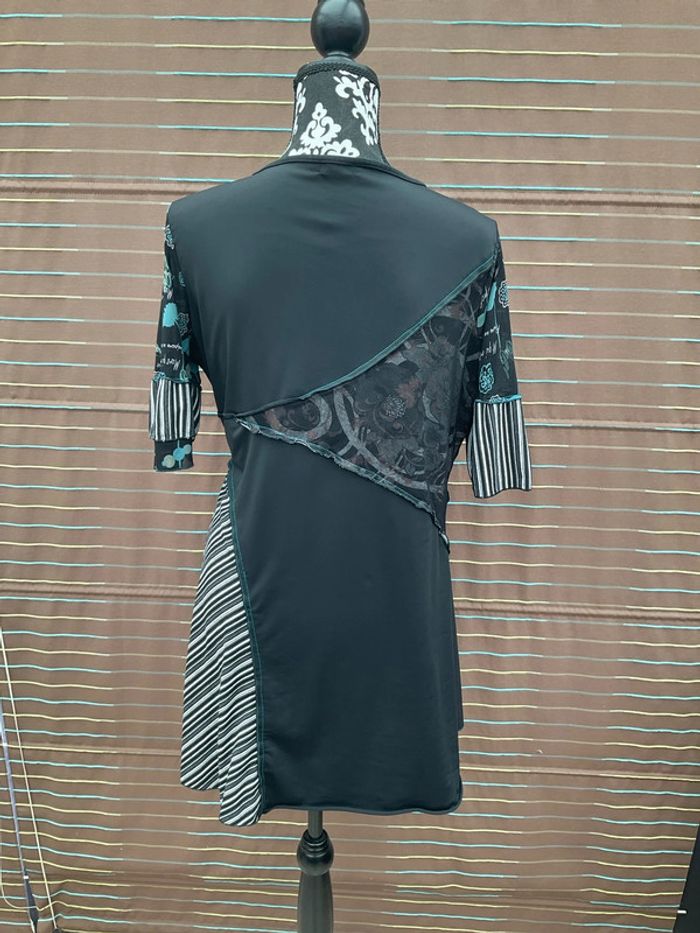 Robe noire et vert T4 - photo numéro 2