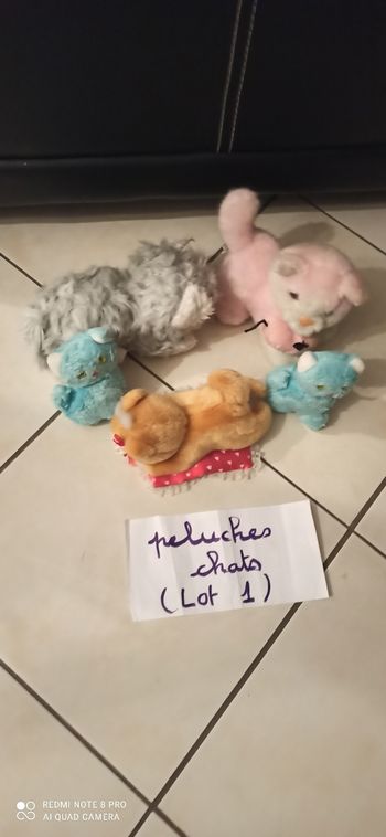 Lot de peluches  chats