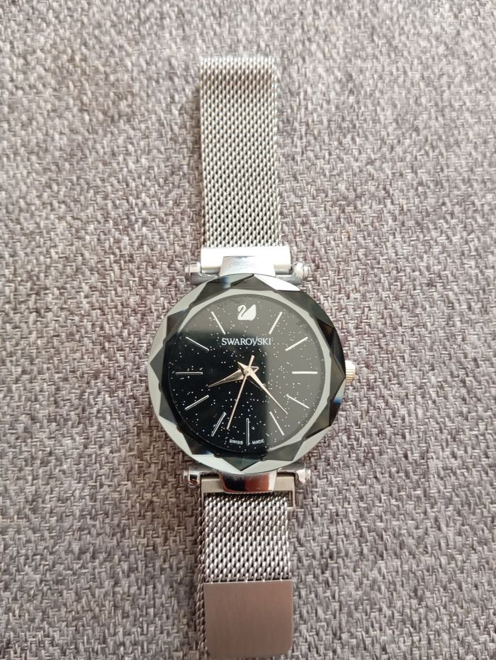 Montre Swarovski grise bracelet aimanté - photo numéro 4