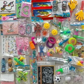 Lot 300 jouet Kermes