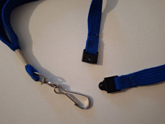 Lot d'une dragonne et d'un cordon avec mousqueton - photo numéro 5