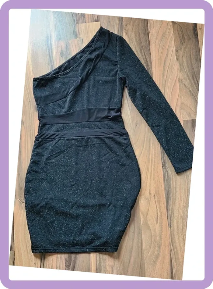 Joli robe mono-manche taille 36 - photo numéro 2