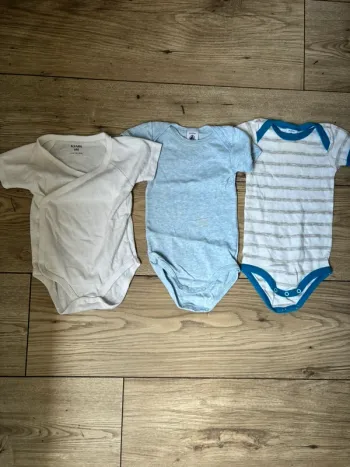 Lot body garçon 6 mois