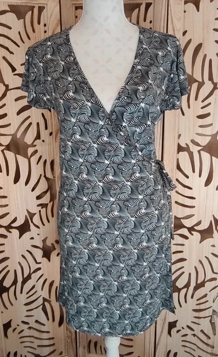 Robe fluide portefeuille Taille M Gemo