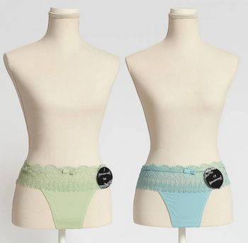 Lot de deux strings neuf avec étiquette taille 38