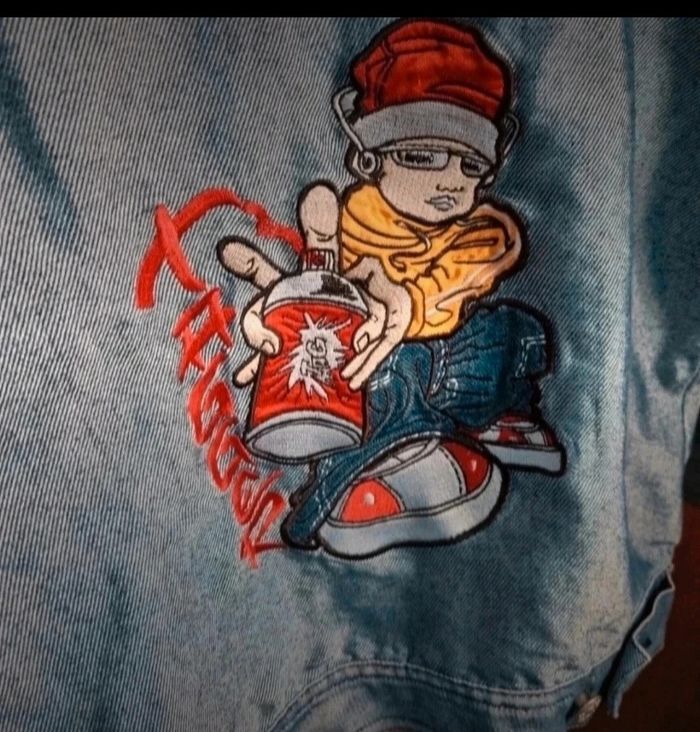Veste en jean 8ans style vintage avec broderie au dos - photo numéro 5