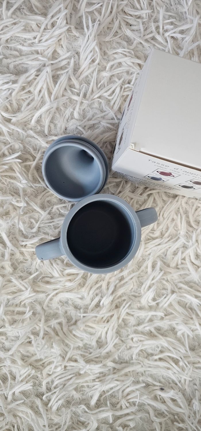 Tasse d'apprentissage en silicone gris Neuf - photo numéro 4