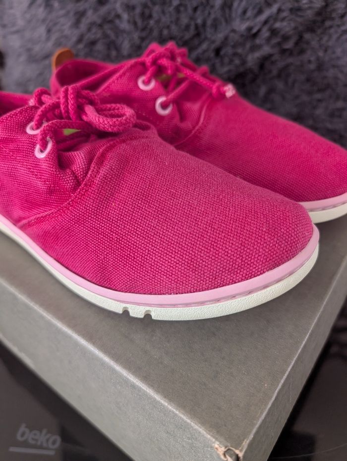 Baskets fille. Taille 35. Neuf Timberland - photo numéro 4