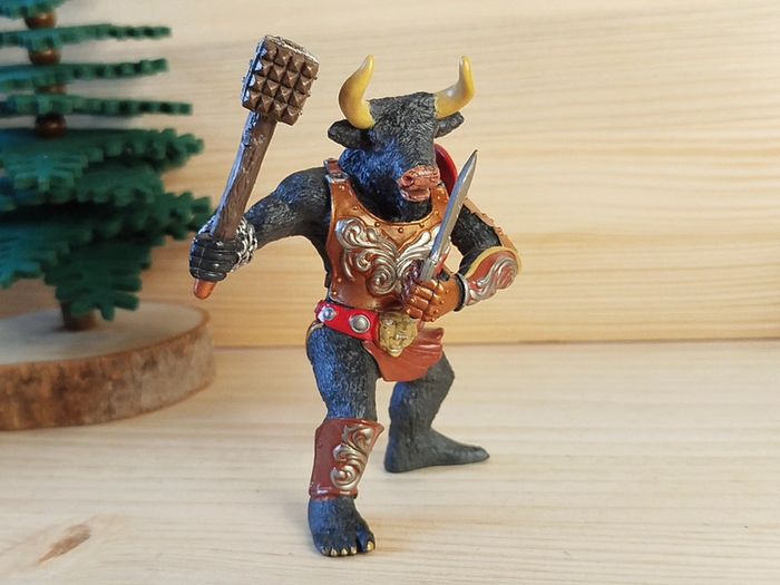 PAPO taureau mutant Figurine personnage imaginaire