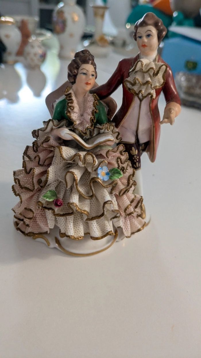 Figurine de couple en porcelaine de Dresde, dentelle de verre - photo numéro 2