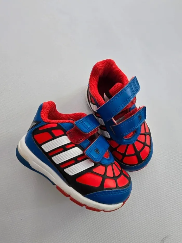 Basket adidas spiderman