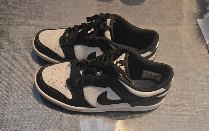 😍🤩🥰👌superbes Baskets dunk low nike (mises 2 fois)!!!! Pointure 37.5 mixtes🌺😍🤩👌