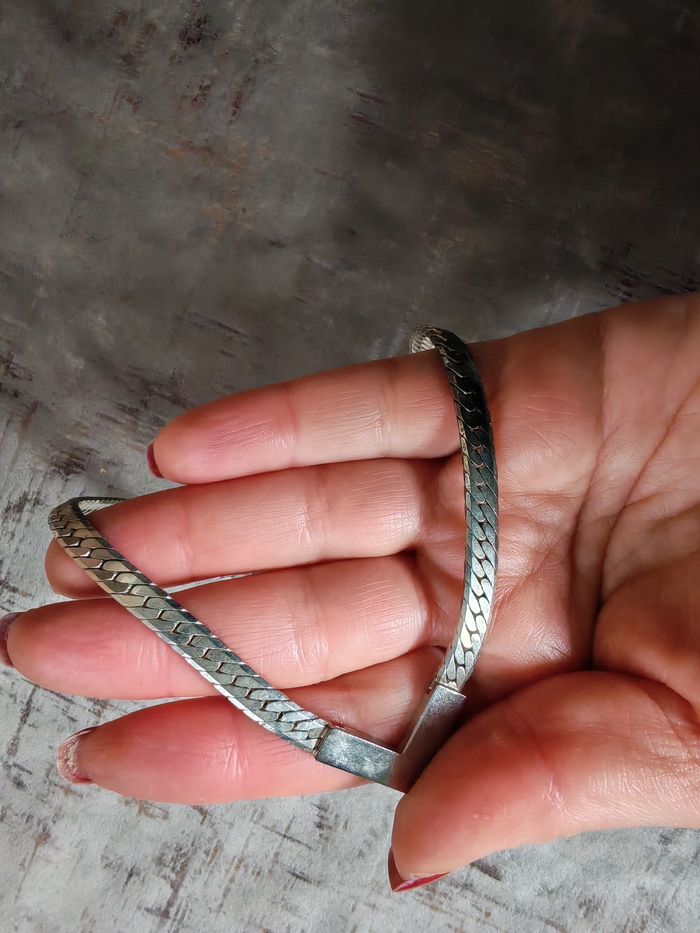 Collier en forme de V couleur argentée maillons serpent plat - photo numéro 2