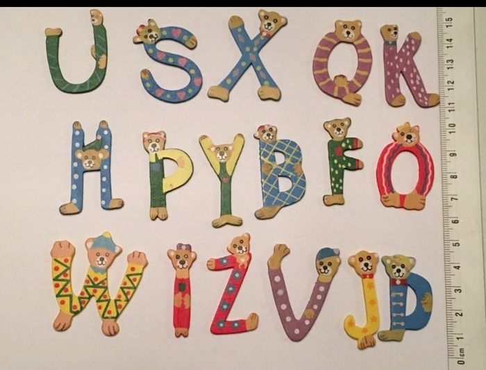 lot de 17 lettres en bois peintes