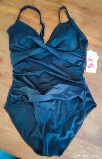 Maillot de bain 1 pièce taille 40 C