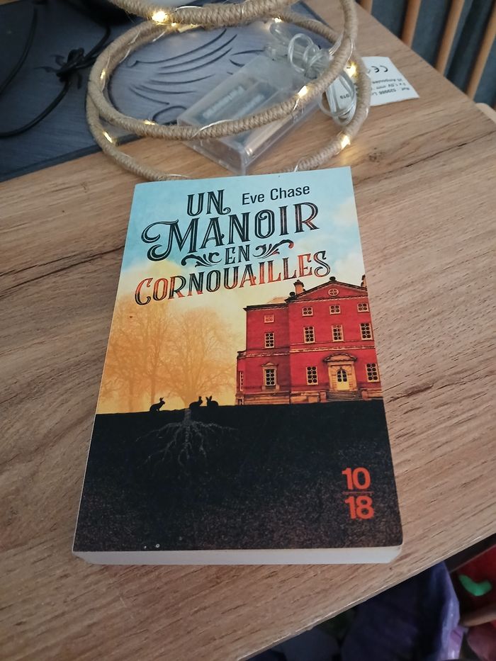 LIVRE UN MANOIR A CARNOUILLAILLES DE EVE CHASE