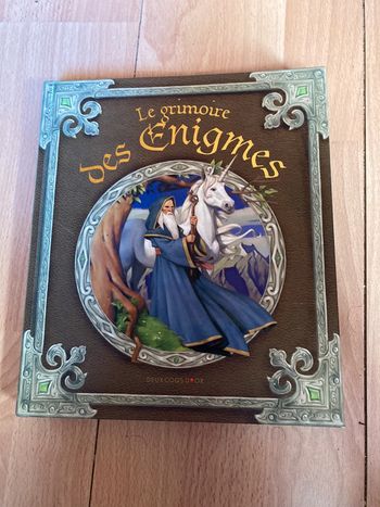 Le livre Le grimoire des énigmes neuf sans étiquette