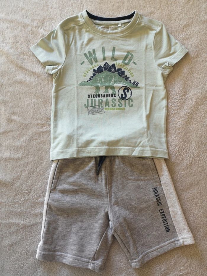 Ensemble short et t shirt