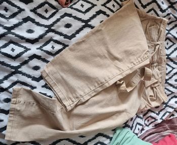 Jean court kiabi 50 beige neuf sans étiquette
