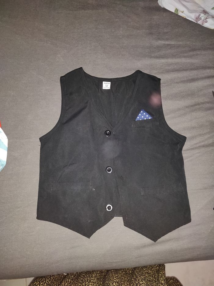 Costume noir taille 7 ans neuf avec sa chemise 6 ans - photo numéro 5