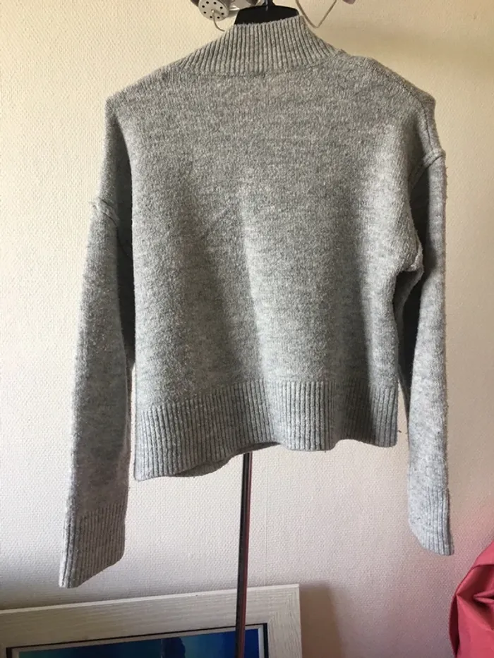Pull gris - photo numéro 4