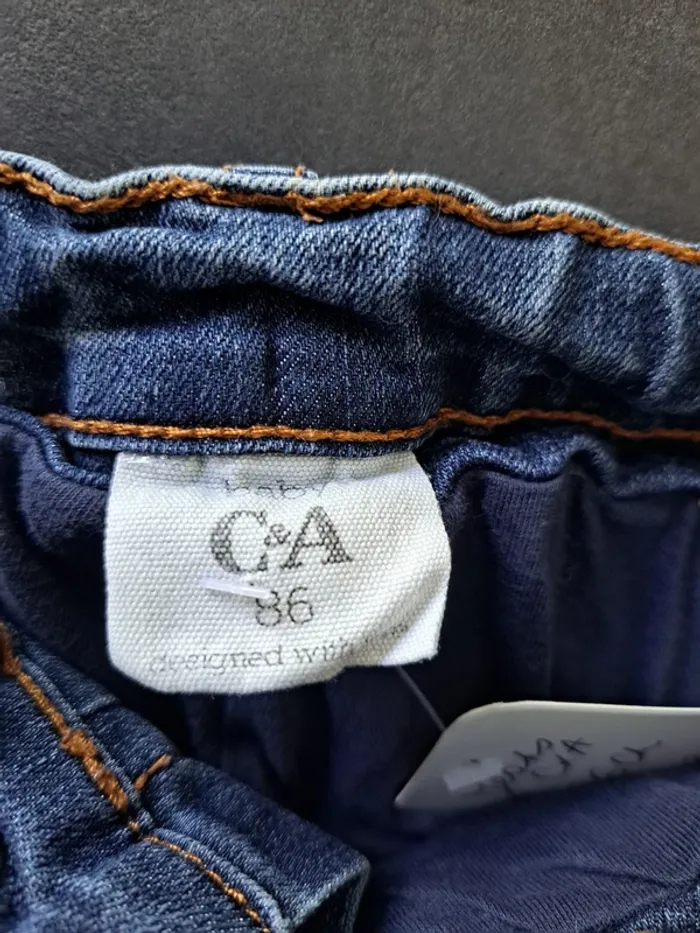 Jeans CA 18 mois - photo numéro 2