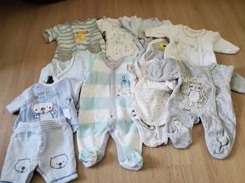 Lot vêtements naissance 